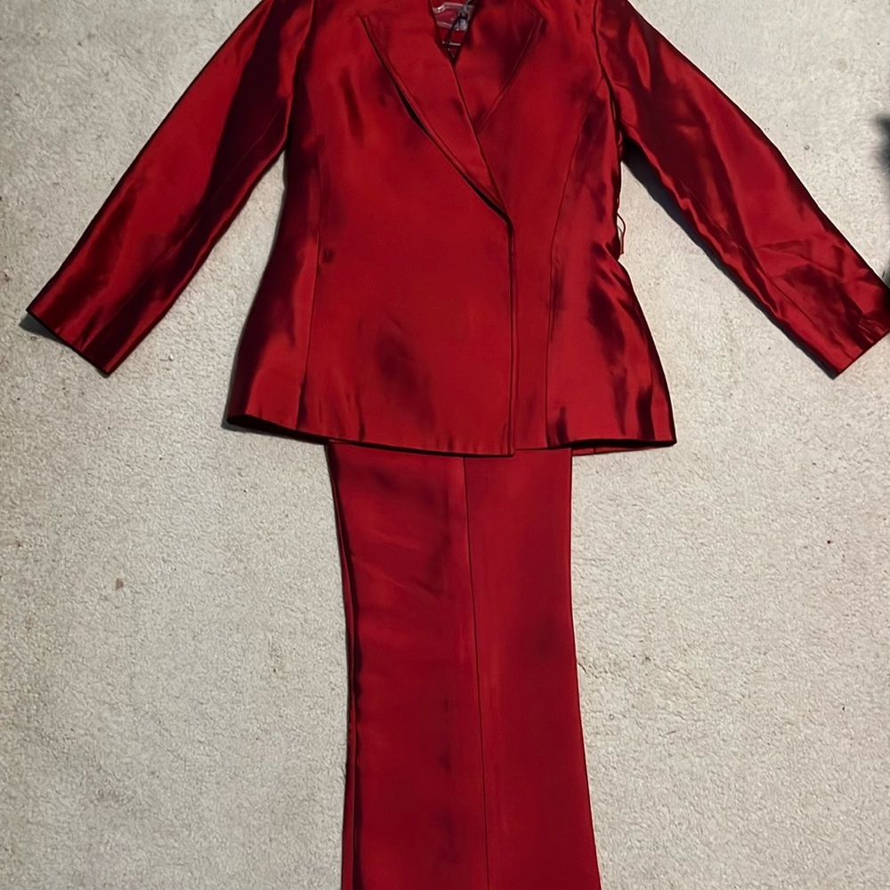 Pant suits (4 sets)